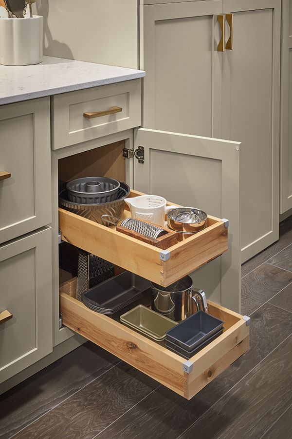 Base Pull Out Cabinet - Homecrest Cabinetry