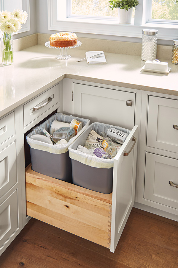 /-/media/kemper/products/cabinet_interiors/3trashbinsmswi.jpg