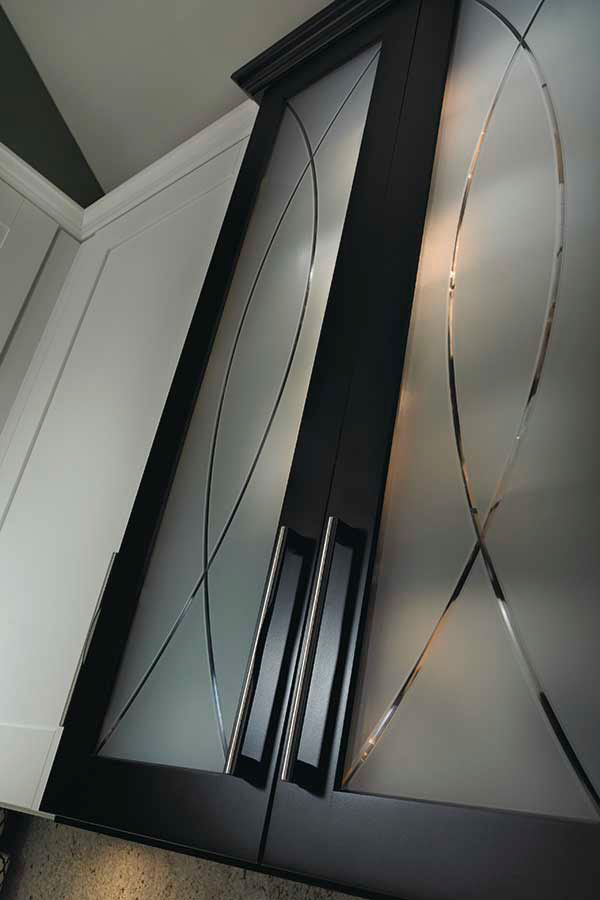 Black and White Kitchen Cabinets - Kemper Cabinetry